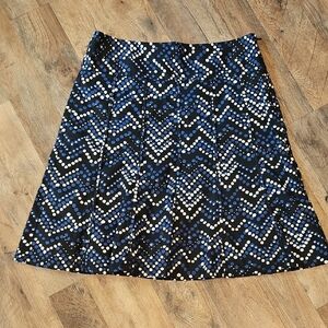 👗Ann Taylor Black and Blue Patterned A-Line Skirt